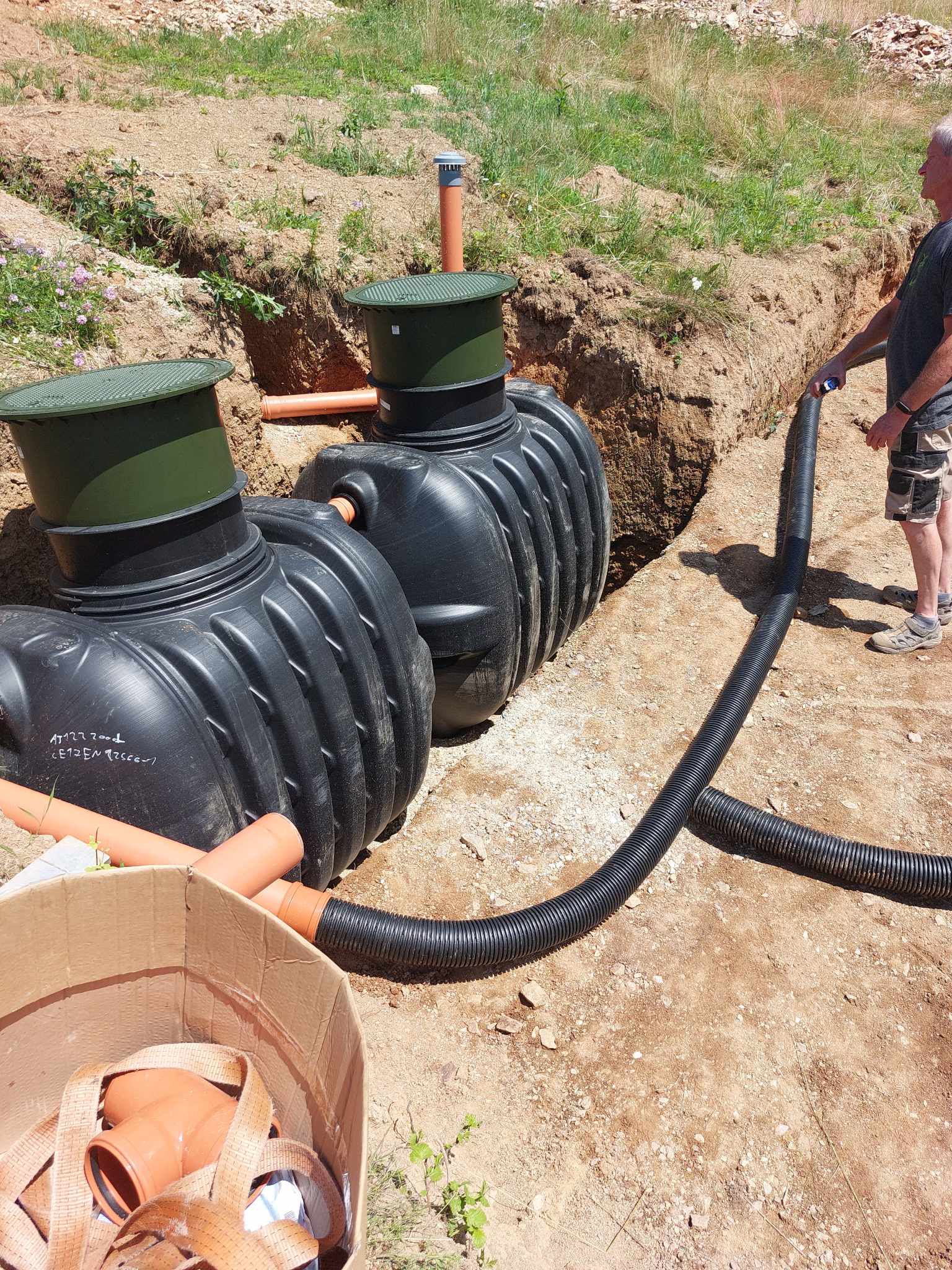 Rikutec AT122 2x2000L anaerobix dréncsővel